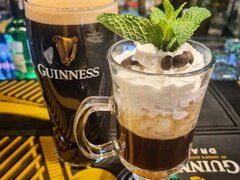 St. Patrick Irish Pub - Berarie & Sports Bar